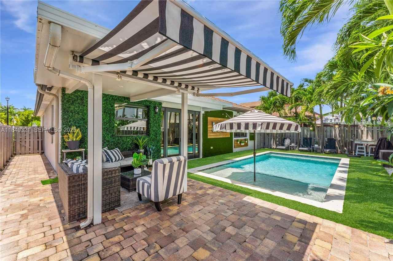 25021 Southwest 118 Court - Photo 3 of 28