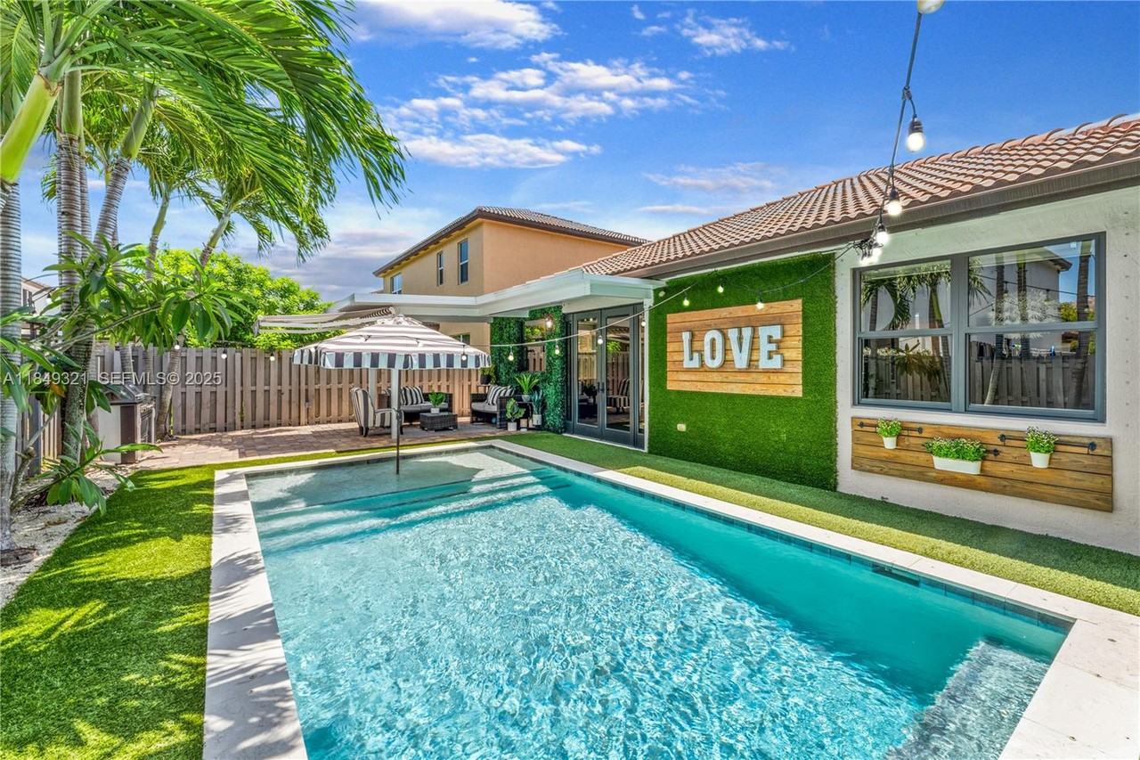 25021 Southwest 118 Court - Photo 4 of 28