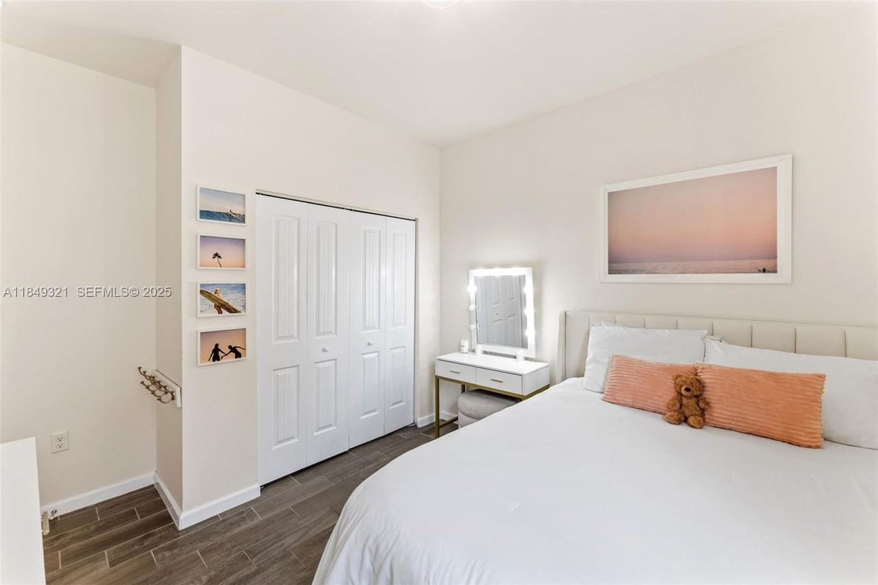 25021 Southwest 118 Court - Photo 6 of 28