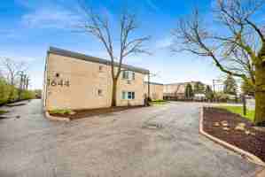 featured image of 1644 Waukegan Rd