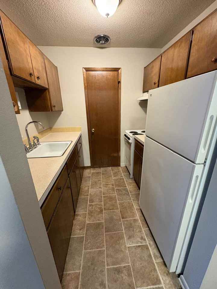 1 bed, 1 bath - $695/month - Photo 4 of 8