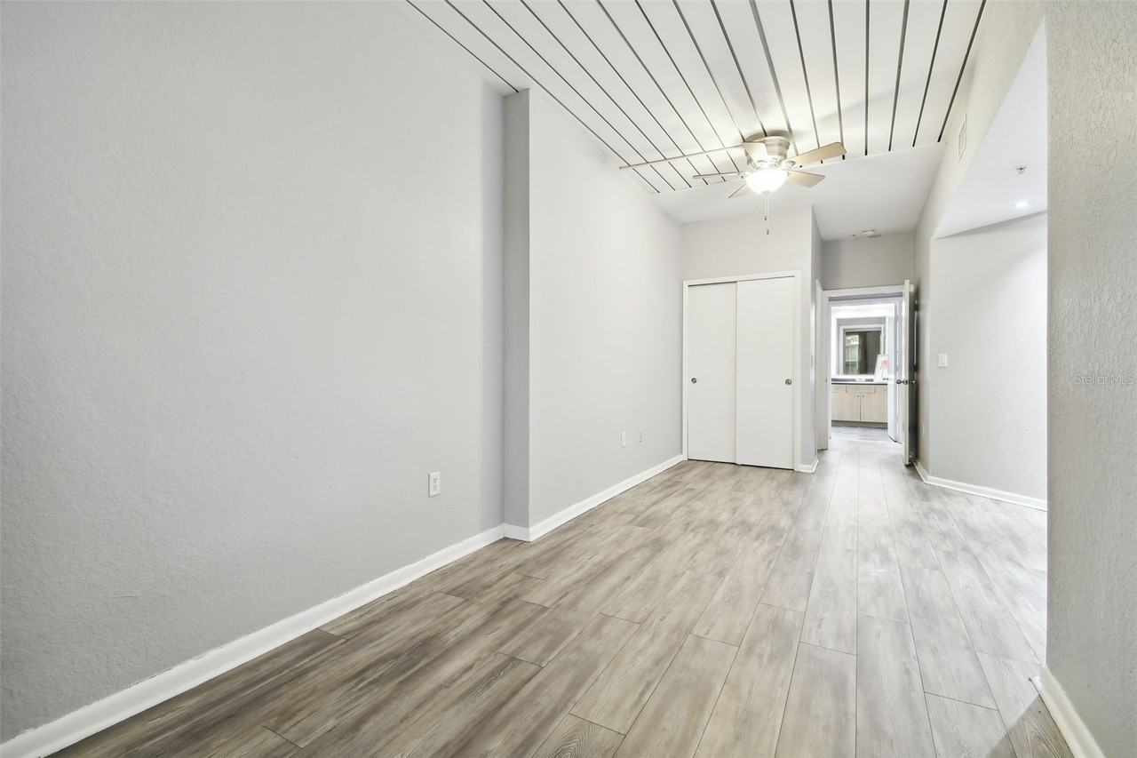2402 W Azeele St #418 - Photo 7 of 21