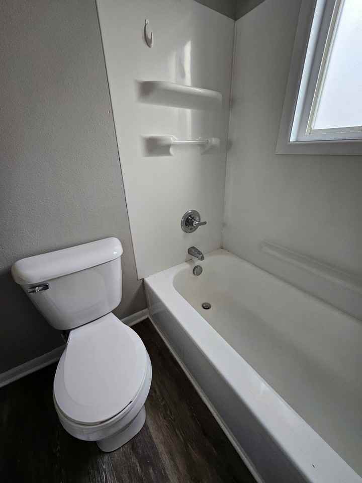 2125 Indianola Avenue - Photo 5 of 7