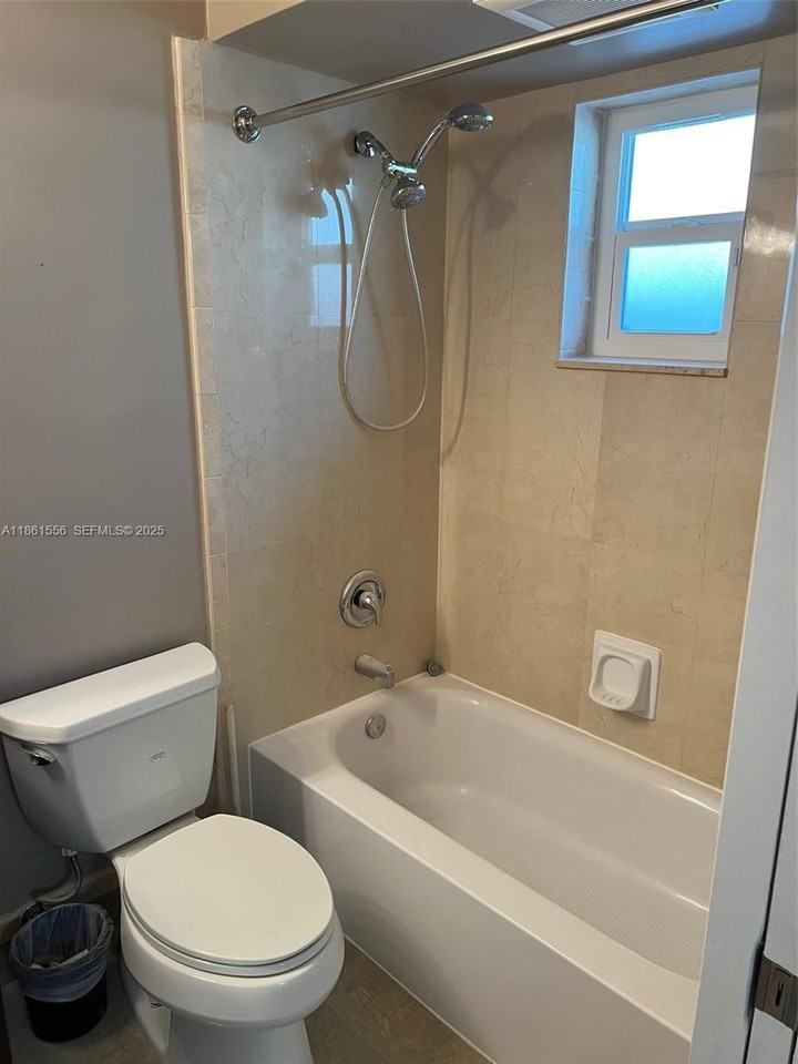 1041 Washington Street - Photo 4 of 13