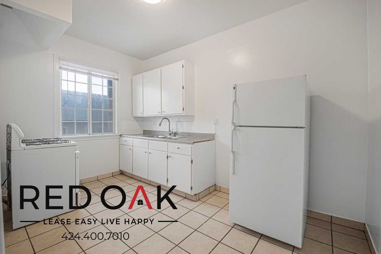 236 S Coronado St - Photo 2 of 13