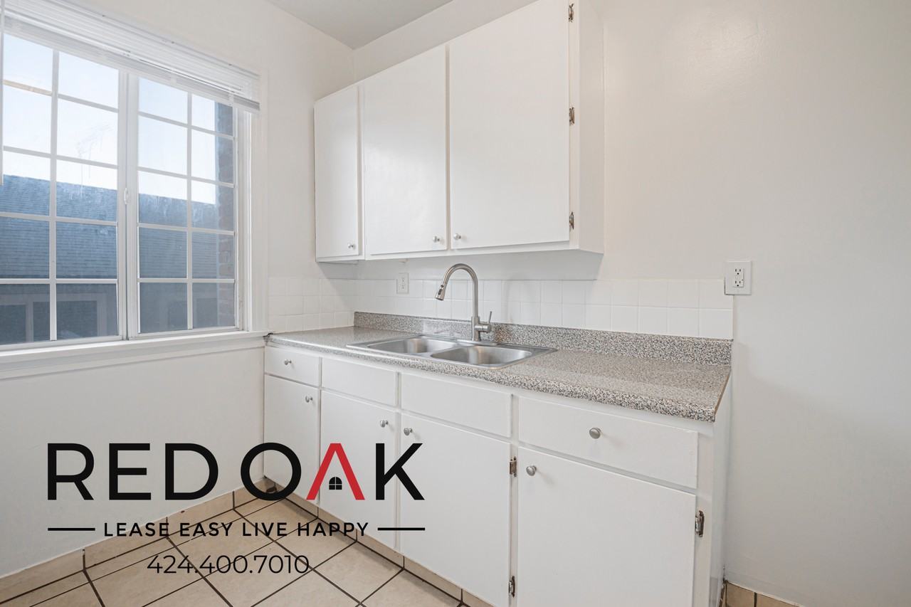 236 S Coronado St - Photo 3 of 13