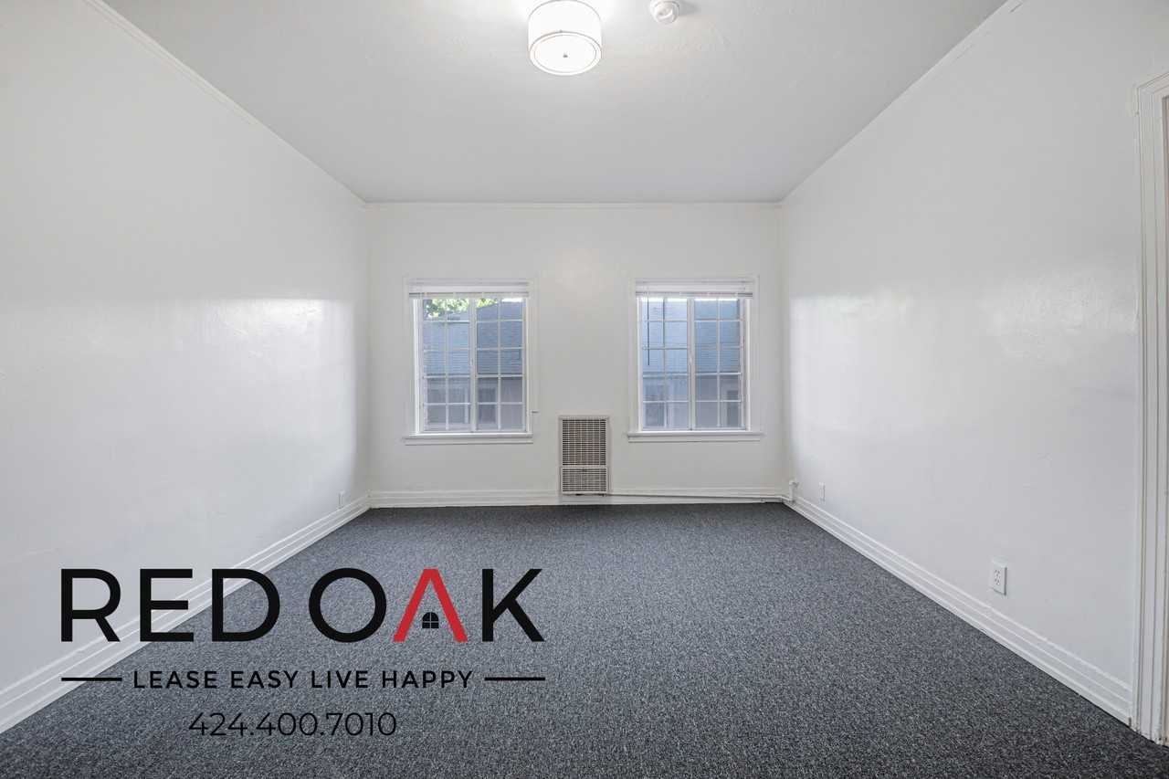 236 S Coronado St - Photo 4 of 13