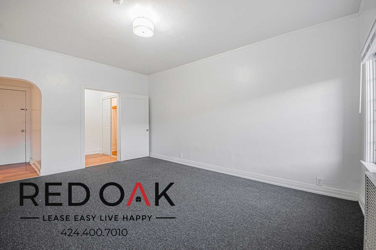 236 S Coronado St - Photo 5 of 13