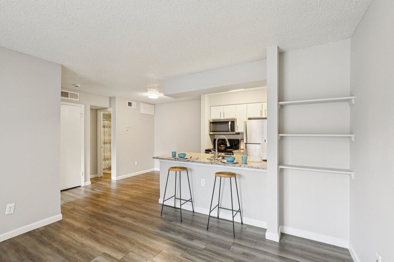 Claro Court - Photo 6 of 22