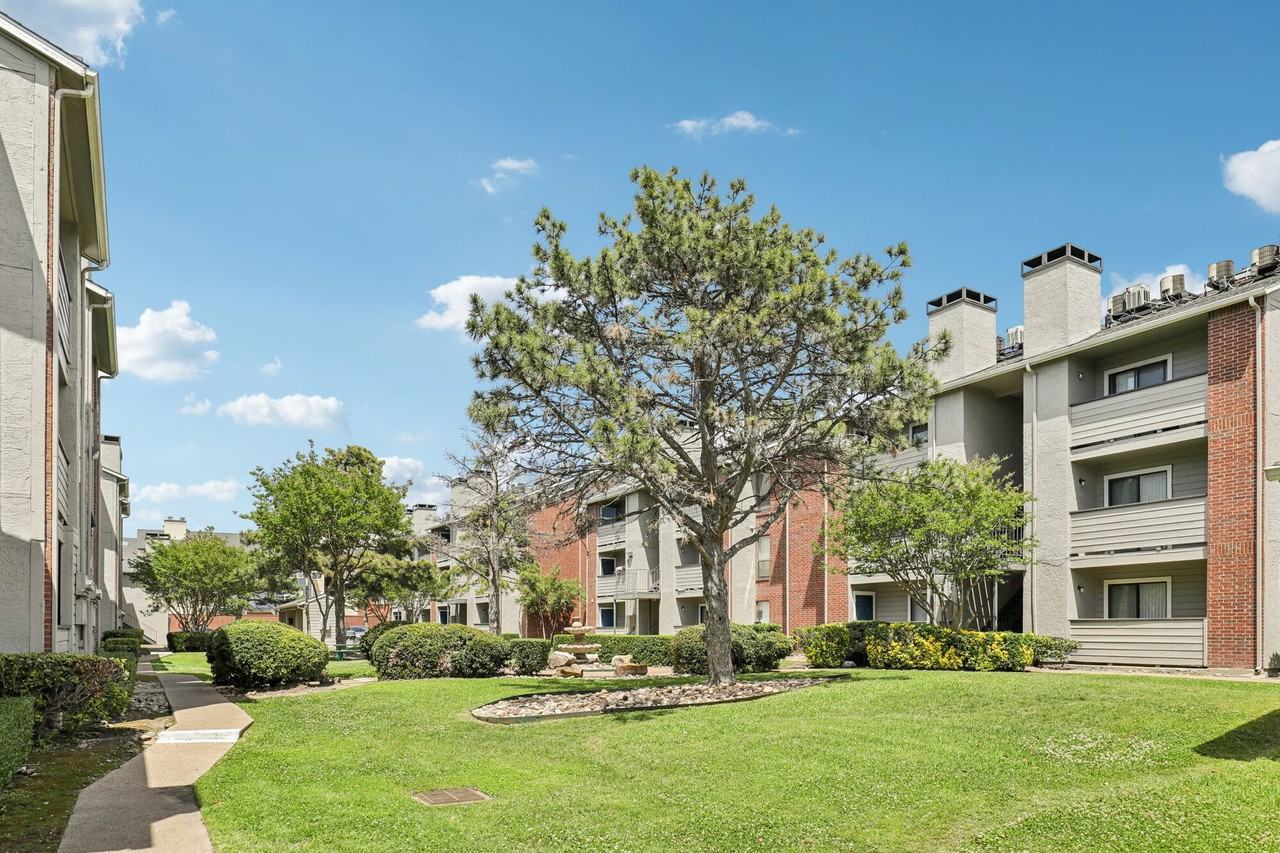 Claro Court - Photo 2 of 22
