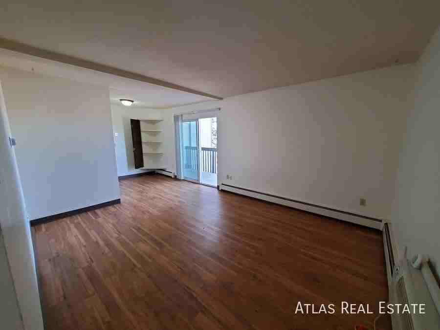 112 Rutgers Avenue - Photo 3 of 11