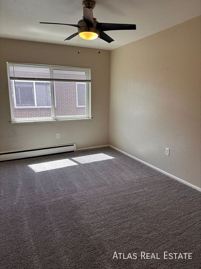 551 S Fairfax Street - Photo 4 of 10