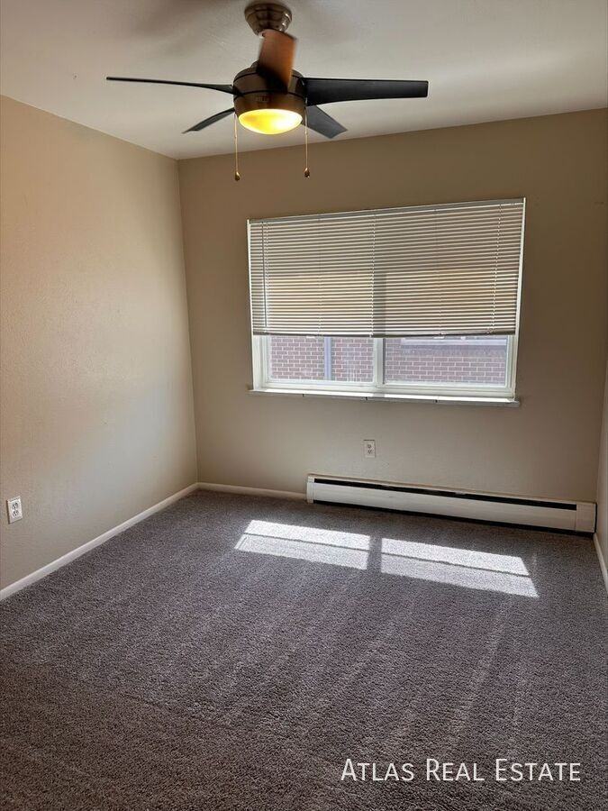 551 S Fairfax Street - Photo 6 of 10
