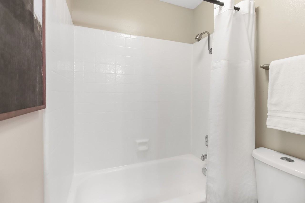 River's Edge Apartments - Photo 4 of 50