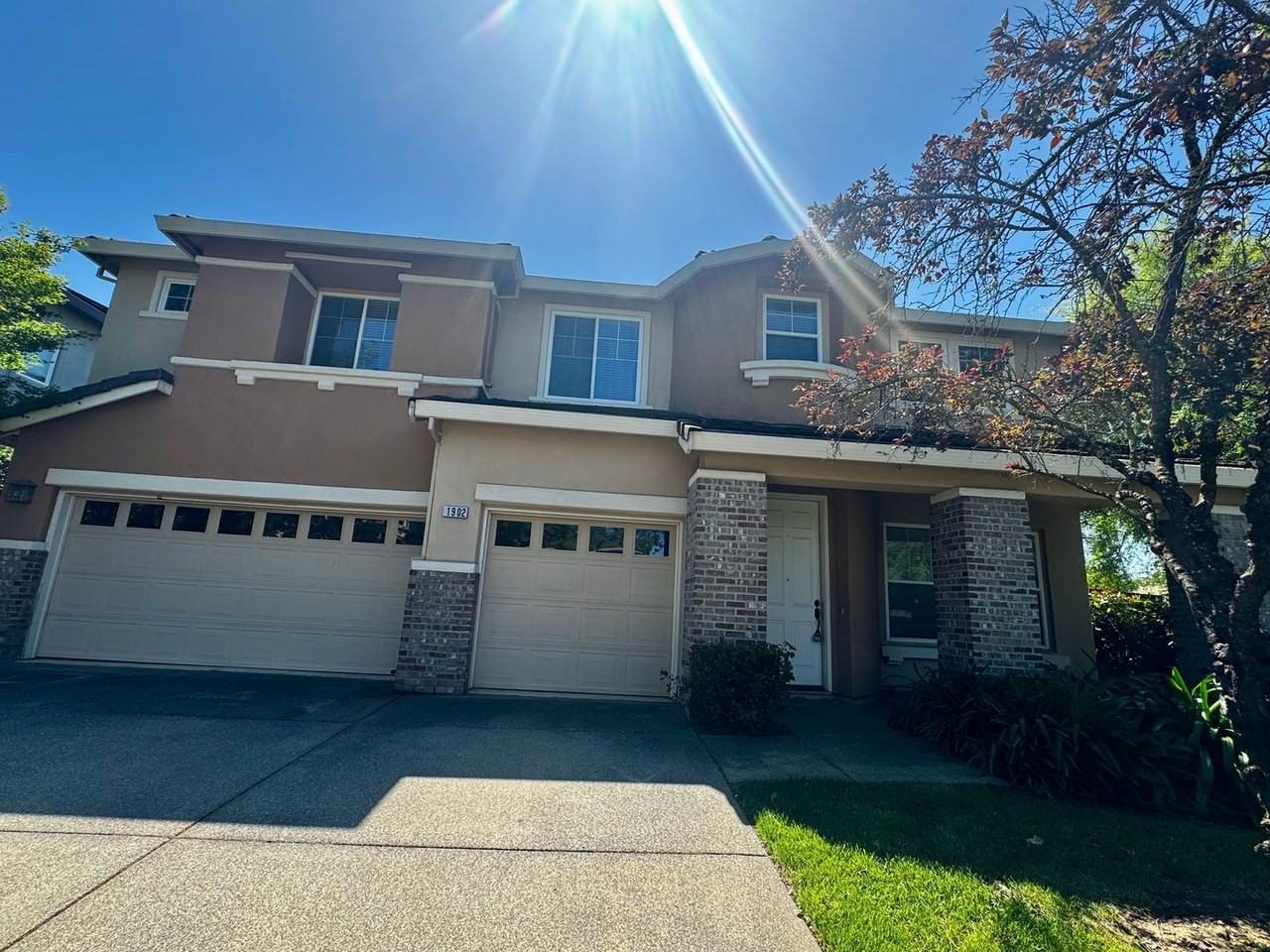 1902 Foster Way - Photo 7 of 27