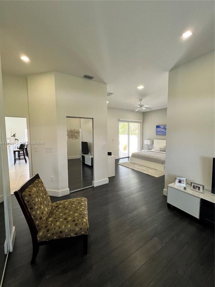 17048 Northwest 19th Street - Photo 6 of 18