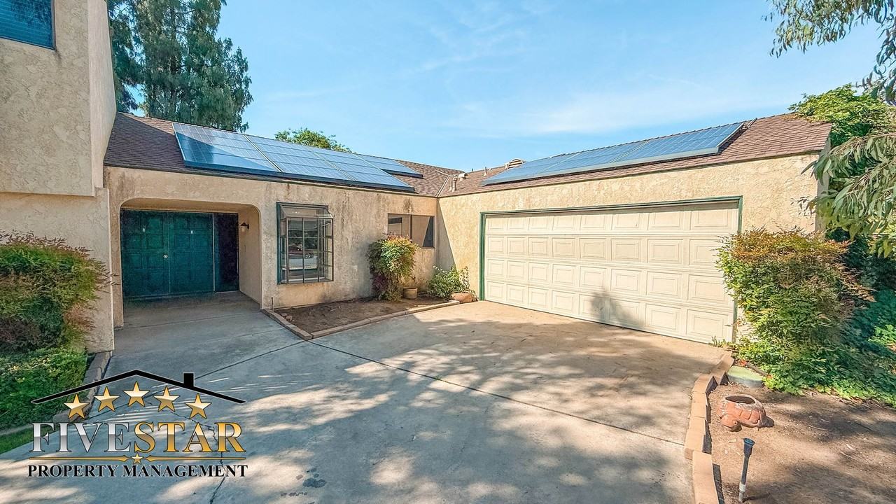 2246 Hasti Acres Dr - Photo 6 of 32