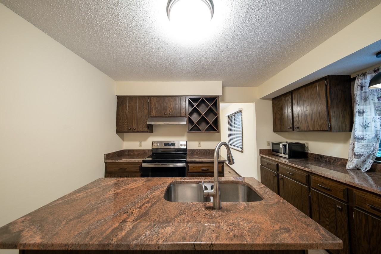 6900 Woodland Dr #1 - Photo 4 of 31