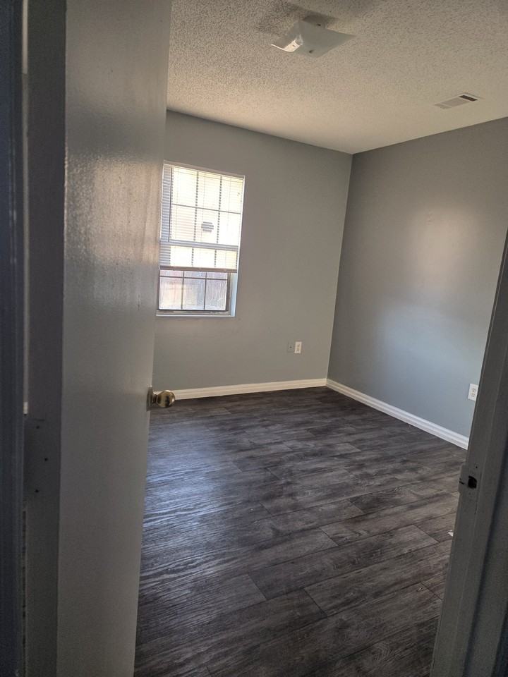 4738 West Oglethorpe Highway - Photo 5 of 14