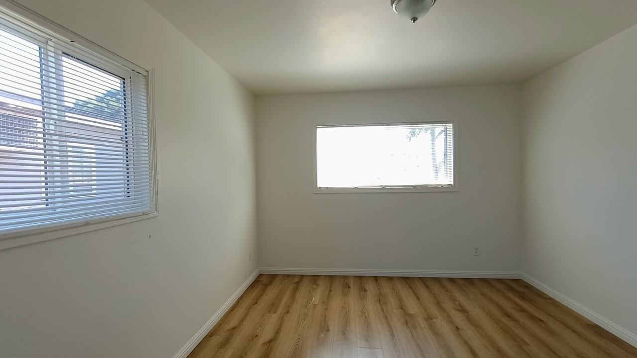 5130 Savannah St #1 - Photo 6 of 10