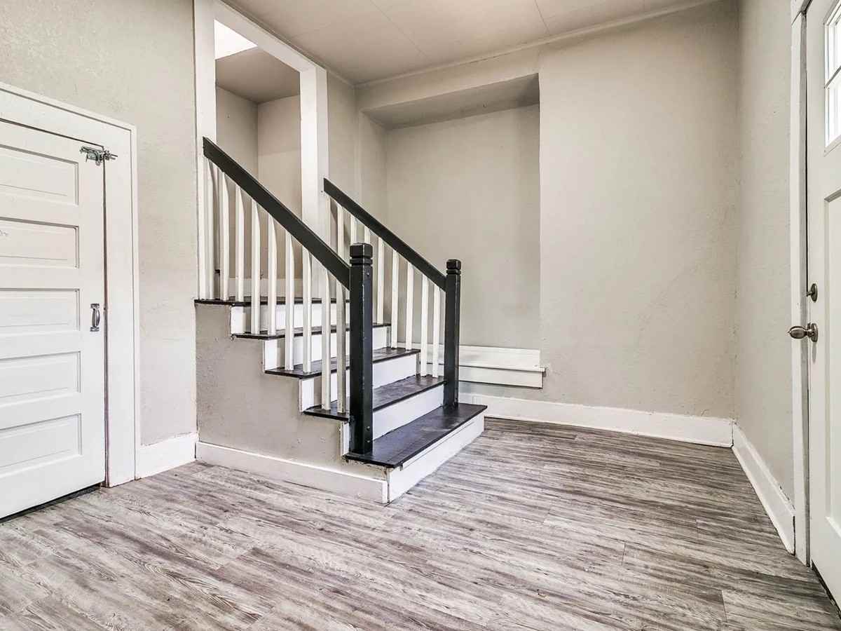 NW 11th St Unit D_1740 - Photo 3 of 15