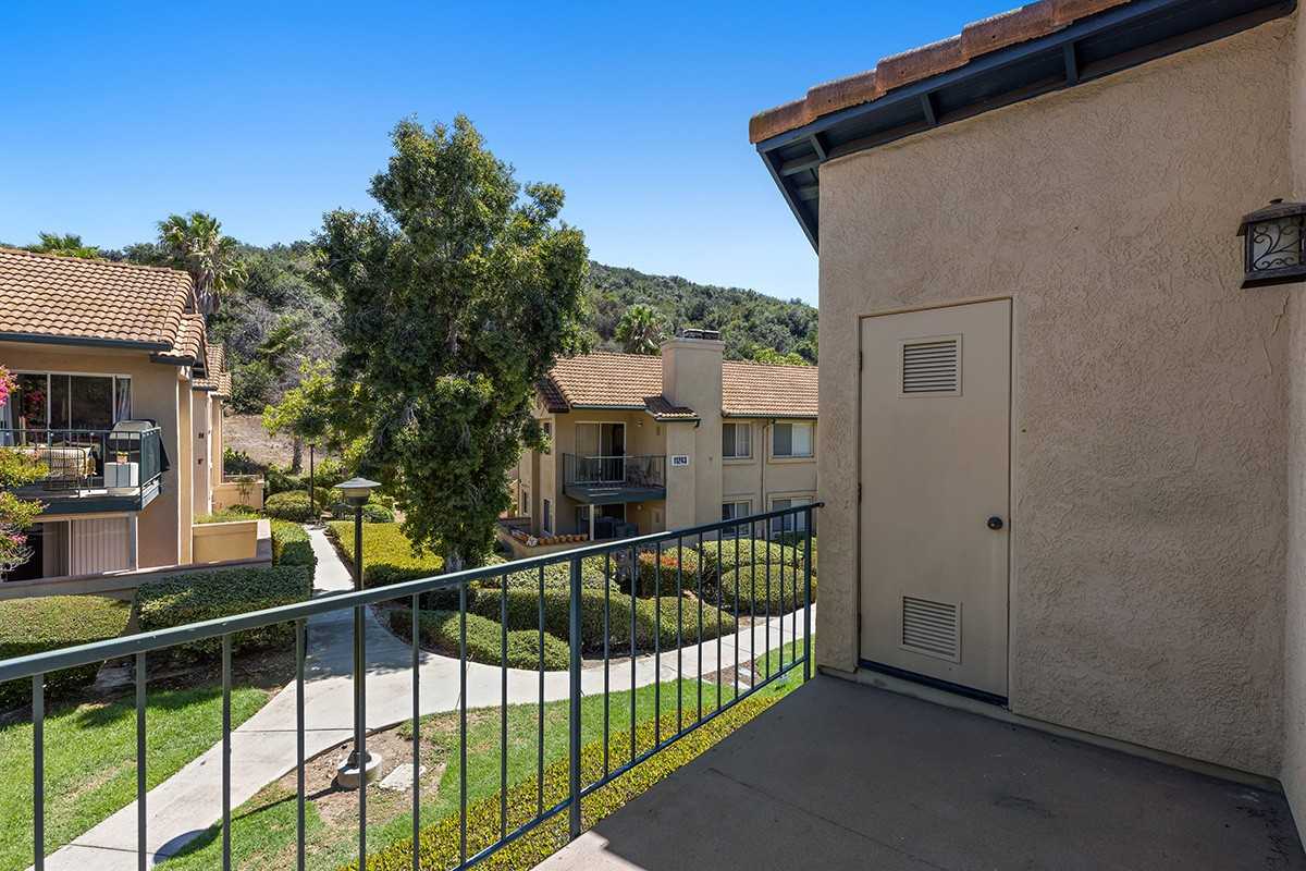 11239 Avenida De Los Lobos - GUnit G #G - Photo 6 of 30