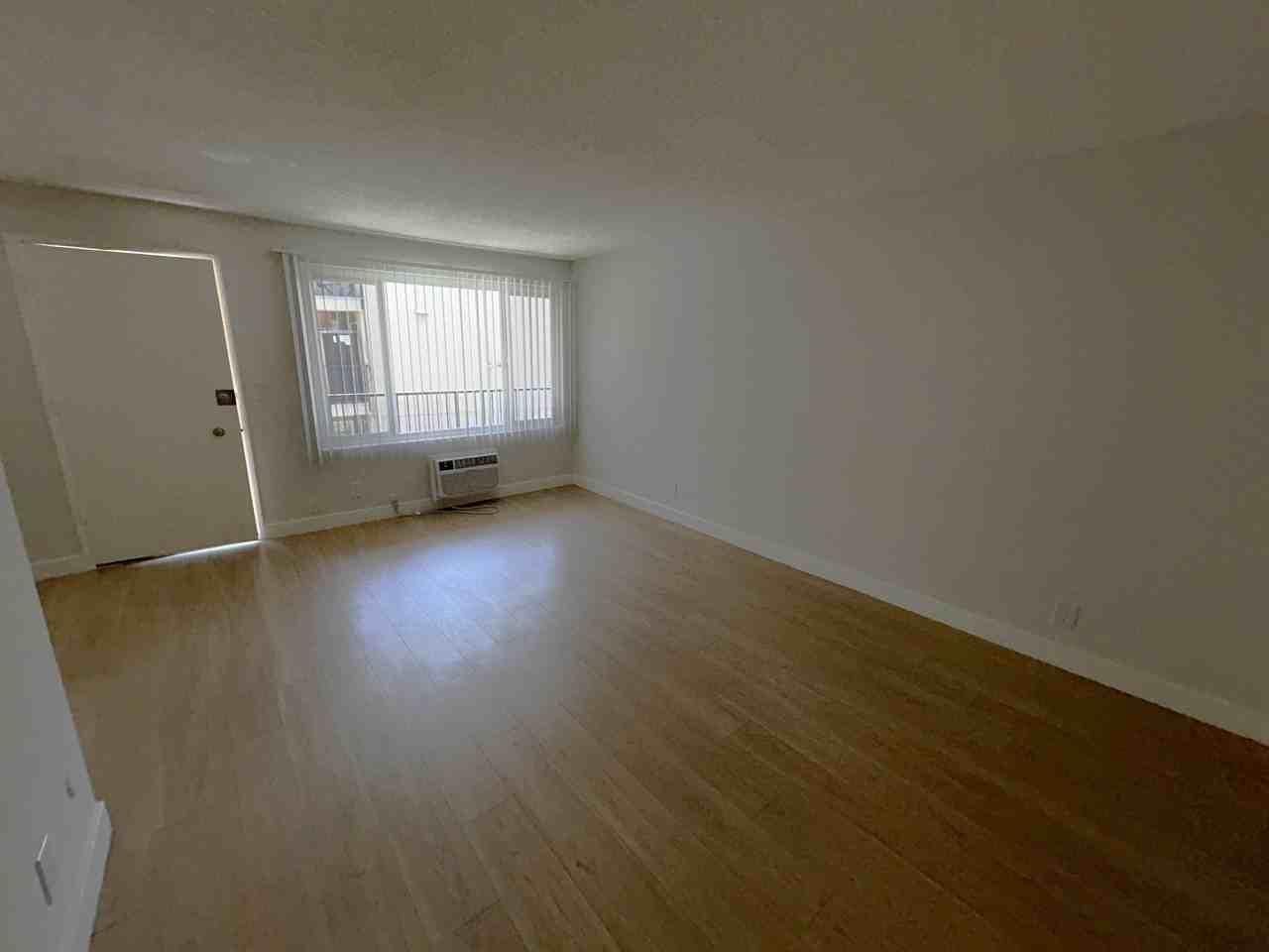 3139 - 957 Menlo Ave. - Photo 5 of 19