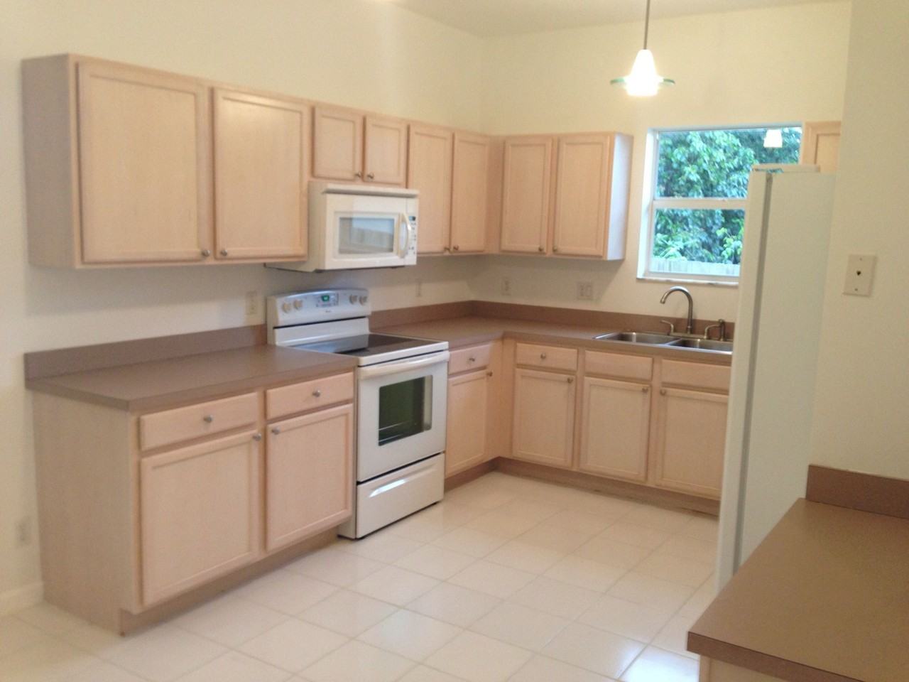 1731 Lavue Ave #1 - Photo 5 of 12