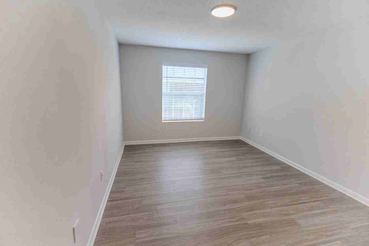 Faris Residences Georgetown - Photo 7 of 13