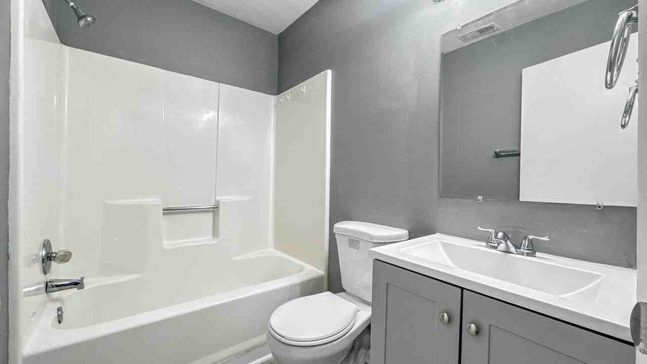 1100 Wilson Rd - Photo 6 of 20