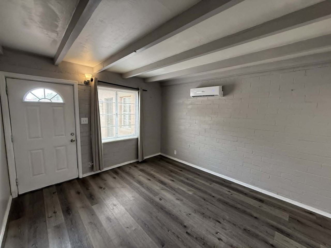 827 N Columbus Blvd #1 - Photo 5 of 19