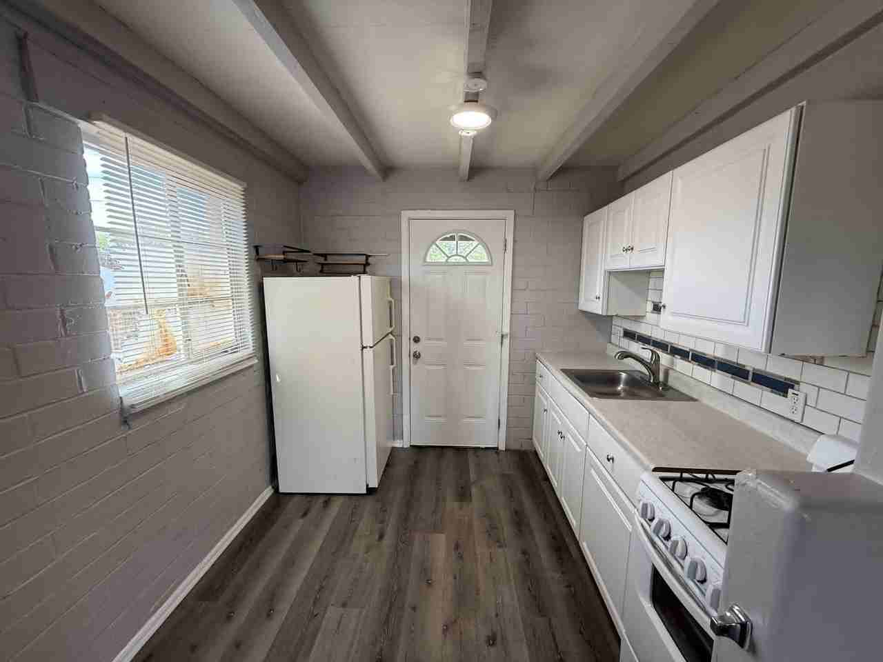 827 N Columbus Blvd #1 - Photo 6 of 19