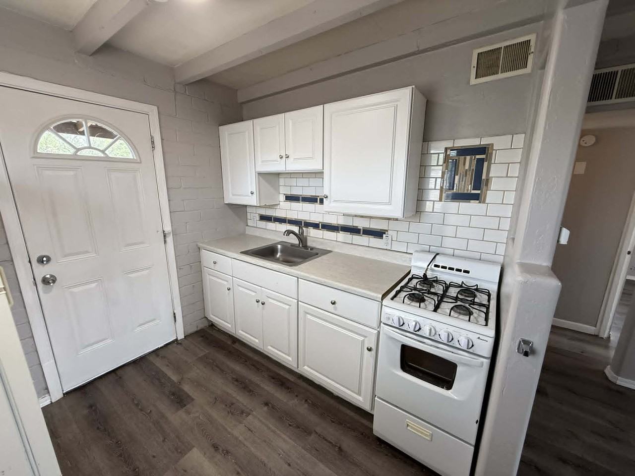 827 N Columbus Blvd #1 - Photo 7 of 19