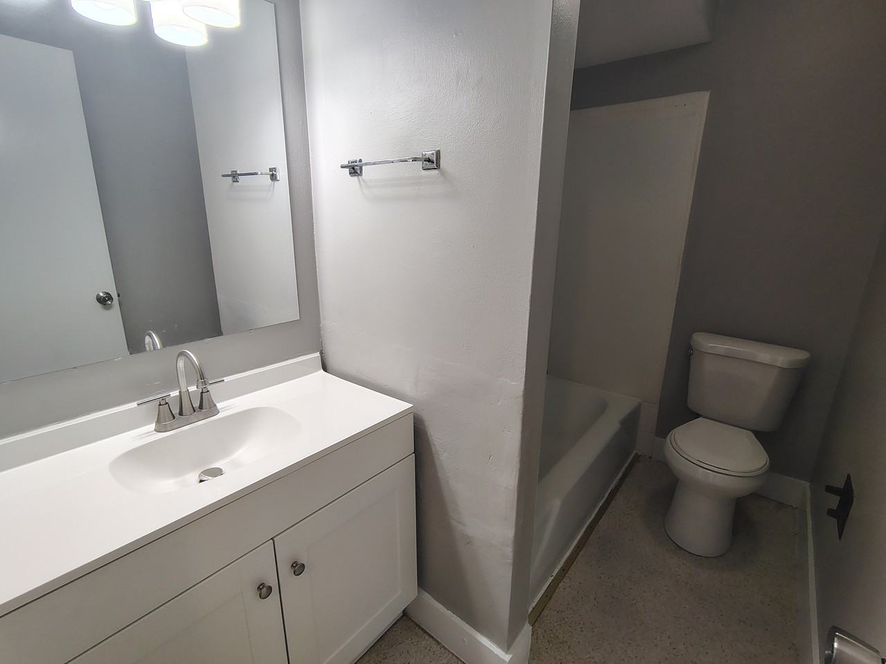 4960 Hinsdale Avenue #8 - Photo 5 of 9