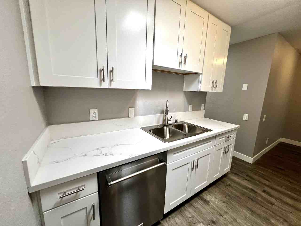 4424 47th Street - Photo 6 of 16