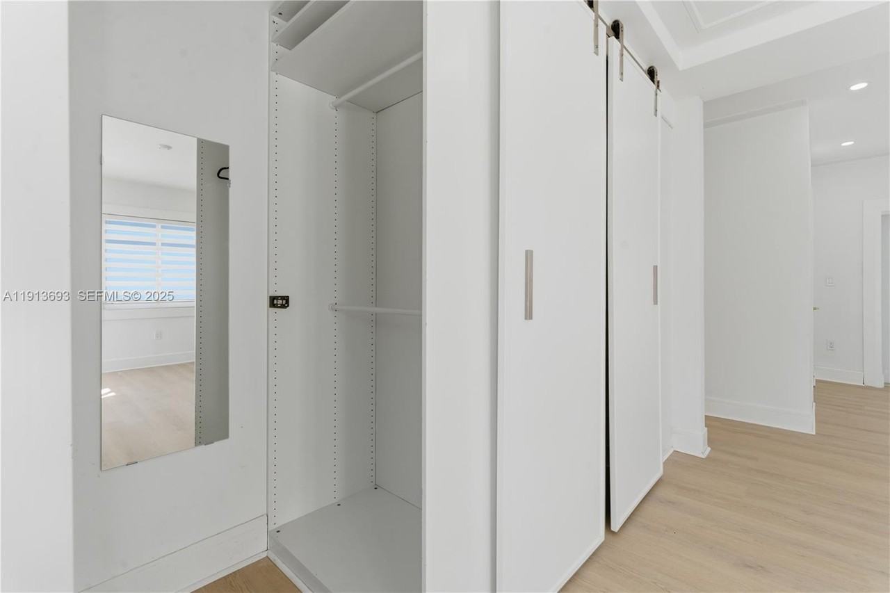 1244 Southwest 13th Avenue #1 - Photo 6 of 33