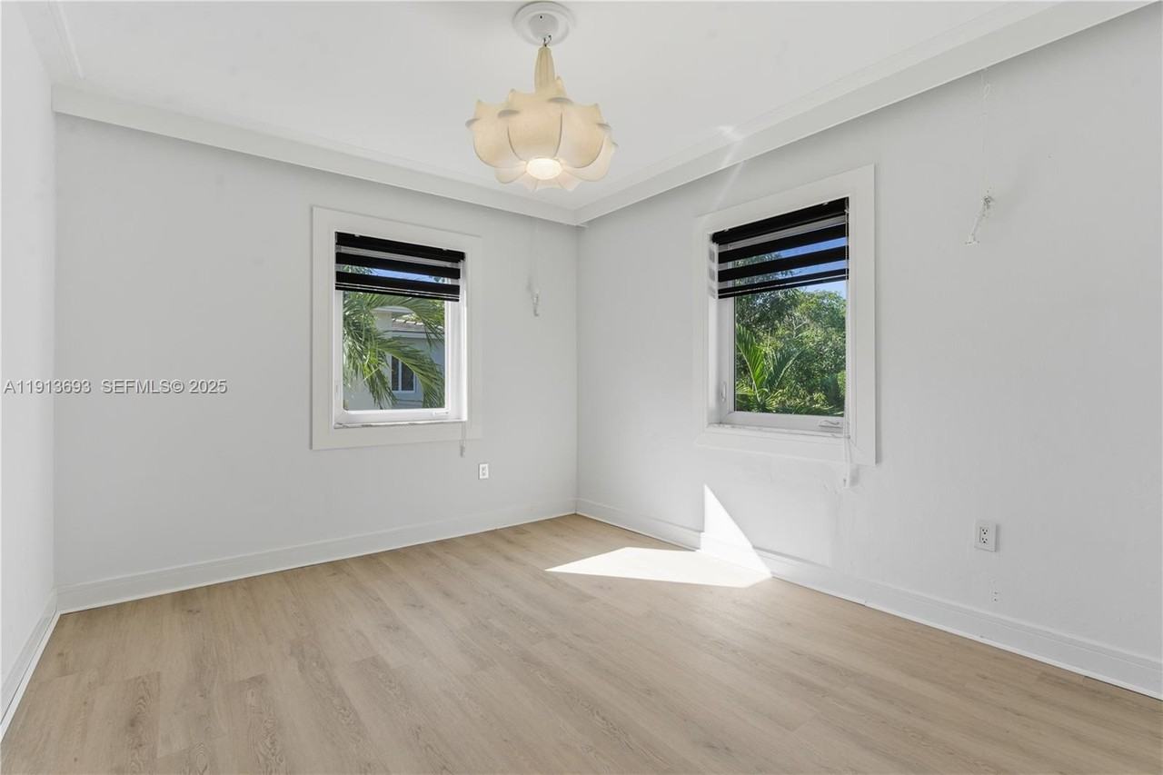 1244 Southwest 13th Avenue #1 - Photo 7 of 33