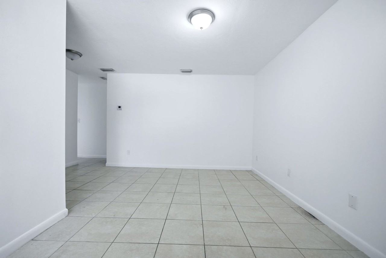 750 NW - Photo 5 of 28