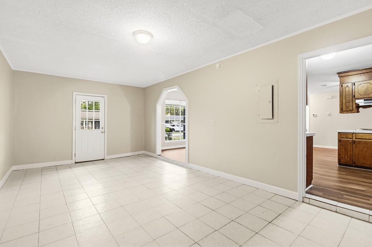 4461 Jenwood St #1 - Photo 6 of 20