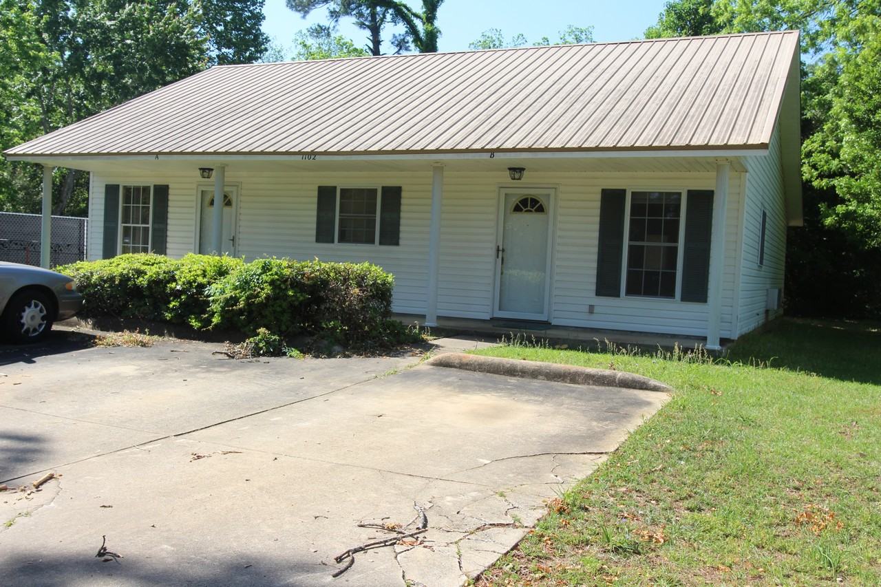 1102 Peachtree Ter #B