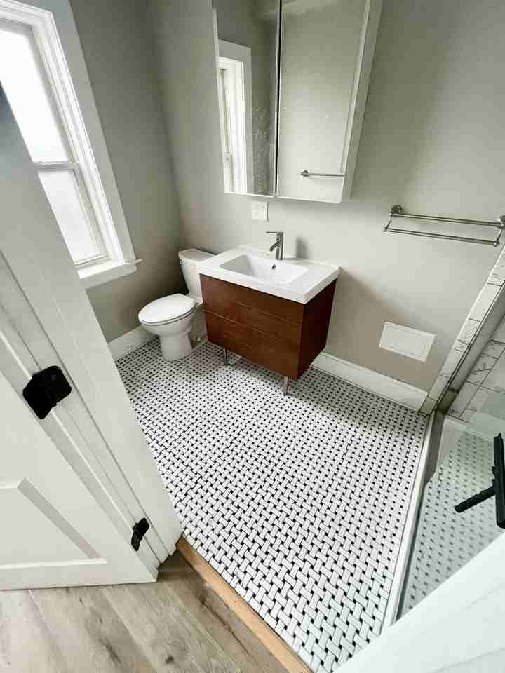 The Canterbury Apartments - Photo 6 of 11