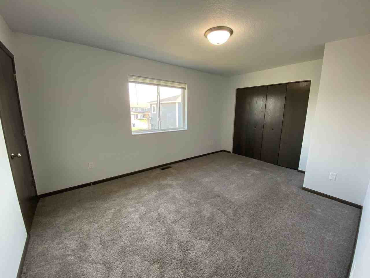 901 East Olive Street - Photo 7 of 45