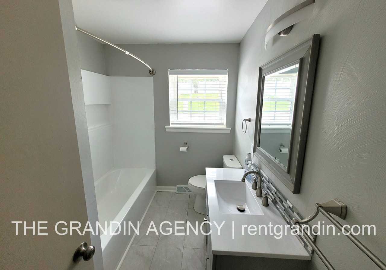 3728 Red Fox Dr Nw #1 - Photo 5 of 15