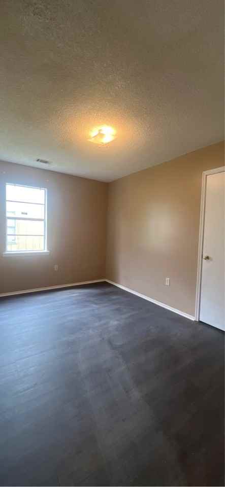 310 Carriage LaneUNIT A #A - Photo 5 of 16