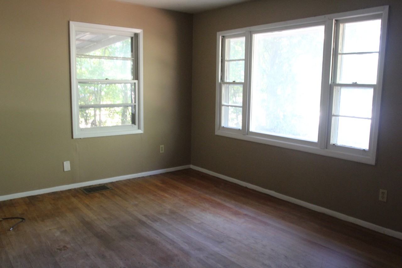 2011 W Broad Ave #1 - Photo 3 of 9