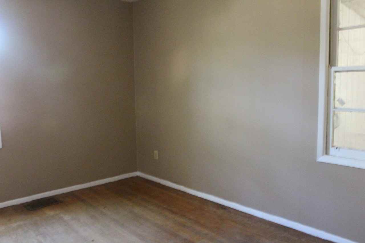 2011 W Broad Ave #1 - Photo 6 of 9