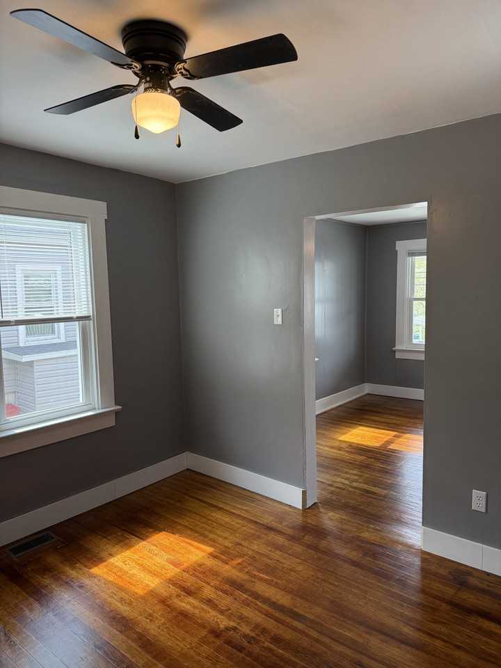 926 W Water St #1 - Photo 7 of 17