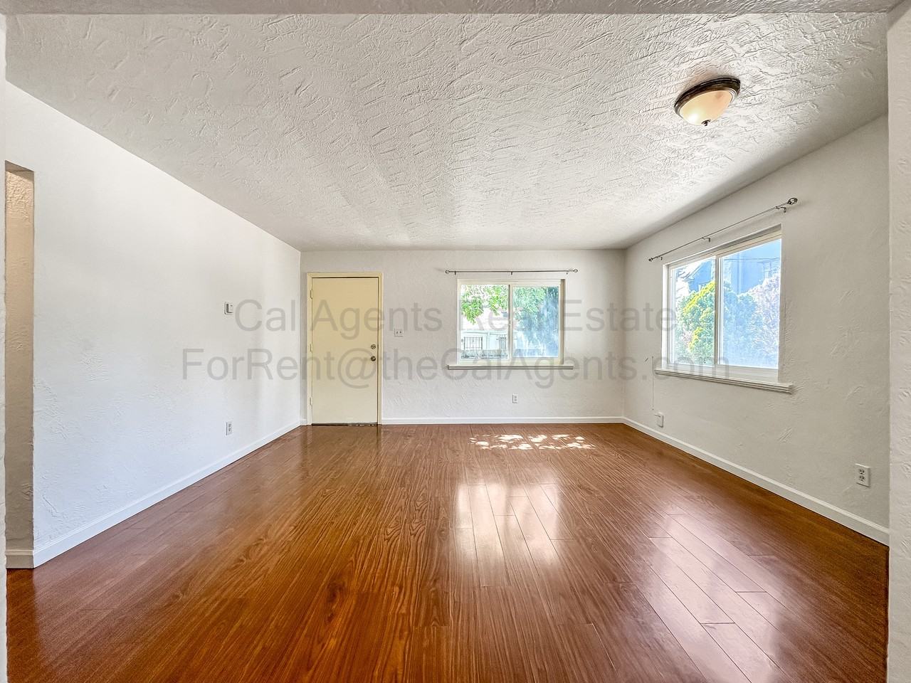 3164 High St #D - Photo 2 of 10