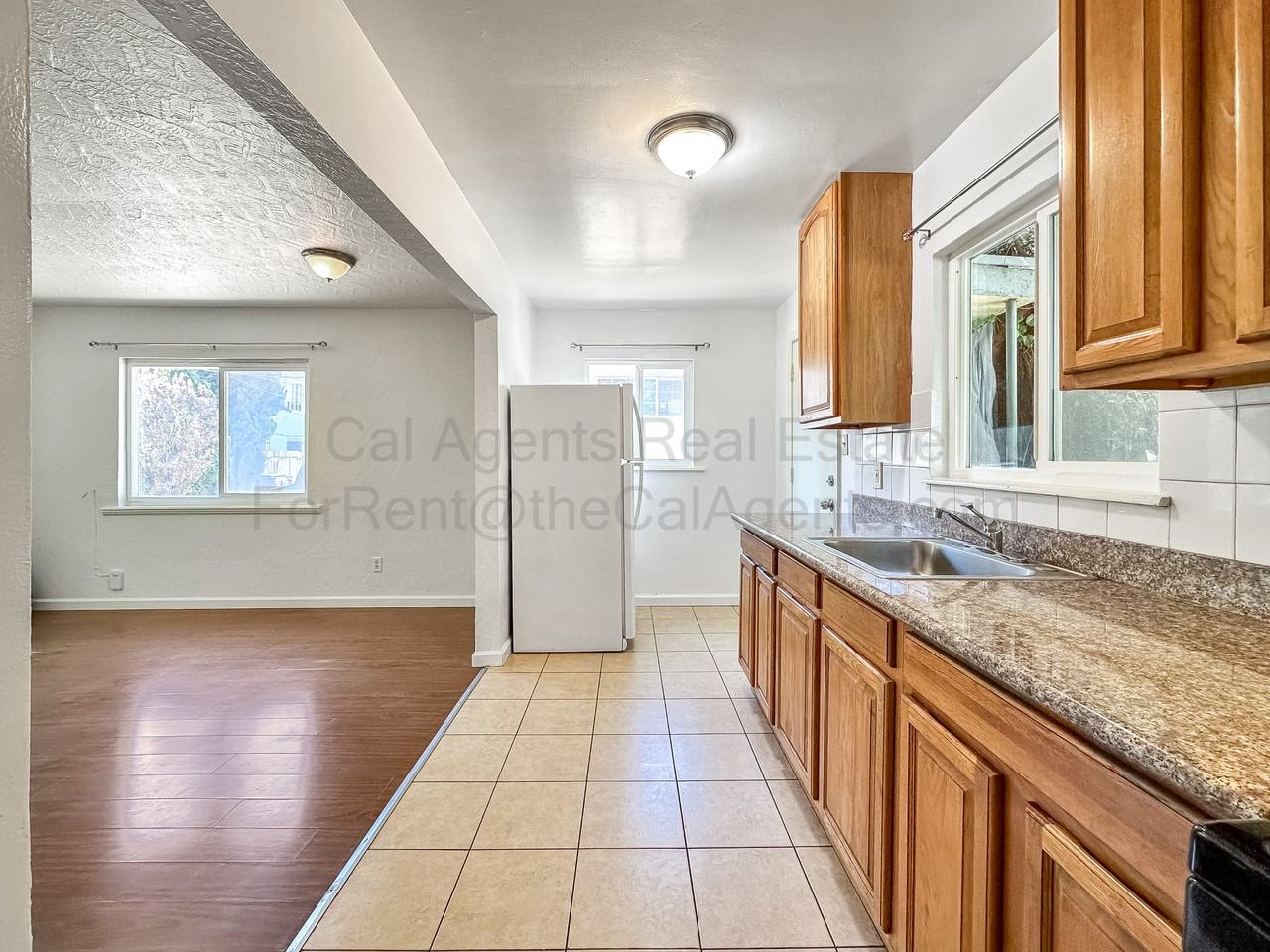 3164 High St #D - Photo 4 of 10