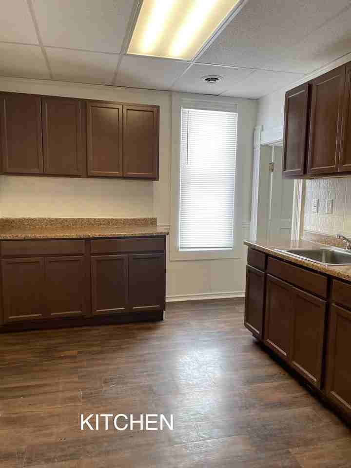 603 E 5th St #4 - Photo 4 of 16